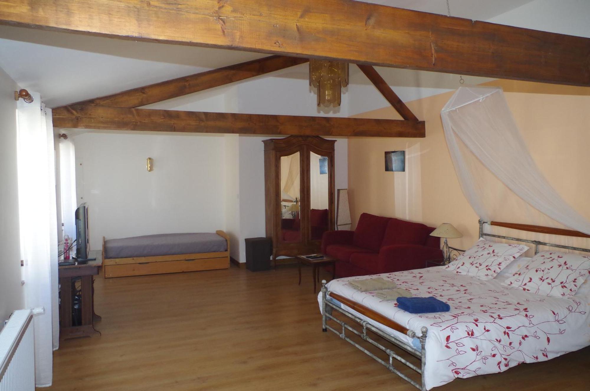 Maison D'Hotes Le Cadran Solaire Courcelles  Room photo